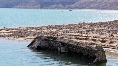 Photo of foto | O navă din al Doilea Război Mondial cu un schelet într-un butoi, descoperită într-un lac uriaș care seacă în SUA