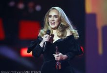 Photo of video | Celebra cântăreață britanică Adele a susţinut primul său concert cu public din ultimii cinci ani. Un eveniment i-a întrerupt prestaţia