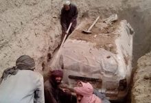 Photo of foto | Talibanii au dezgropat mașina fondatorului lor, pe care au ascuns-o de americani acum 20 de ani