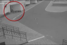 Photo of video | Reținut după ce ar fi furat o bicicletă de 15.000 de lei din holul unui bloc. Un tânăr de 26 de ani, cercetat penal