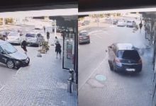 Photo of video | Momentul când un bărbat este cât pe ce de a fi lovit de o mașină proiectată pe trotuar. „Dacă era o mama cu un copil?”