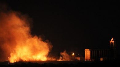 Photo of Separatiştii ruşi acuză că ucrainenii au bombardat o fabrică de bere din Doneţk și au provocat scurgeri de amoniac toxic
