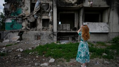 Photo of O agenție de turism invită oamenii să viziteze Ucraina, în plin război: „Dacă vrei să vezi orașele noastre distruse, te rog, vino!”