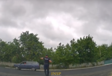 Photo of video | Un şofer beat a lovit două maşini de poliţie în timpul urmăririi