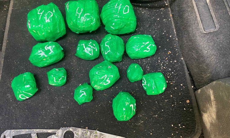 Photo of Concubini din Sângerei, reținuți în flagrant pentru trafic de droguri: Au fost ridicate peste 1,5 kg de substanțe