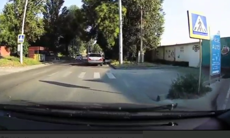 Photo of video | Chișinău: Momentul în care o femeie este lovită pe trecerea de pietoni