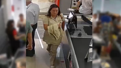Photo of video | Femeia din imagini este căutată de Poliție! Ar fi furat un telefon într-un magazin de la Ciocana