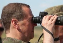 Photo of foto | Imaginile publicate de presa rusă cu Medvedev în uniformă militară. Detaliul care le-a scăpat