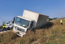 Photo of foto | Un camion a intrat în trei muncitori la Telenești. Un bărbat a decedat