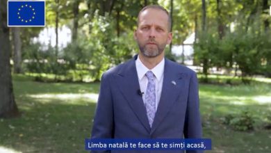 Photo of video | De Ziua Limbii Române, Ambasadorul UE în R. Moldova a recitat poezia „Dorul și limba”