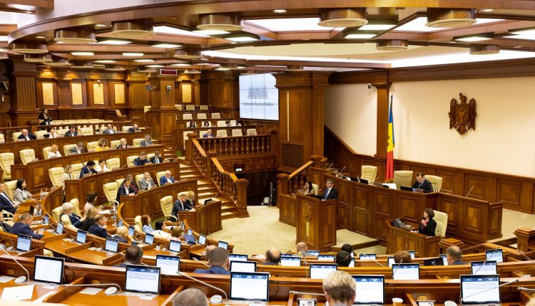 Photo of Aproape 500 de inițiative legislative au fost înaintate în Parlament în anul 2022. Cui îi aparțin cele mai multe