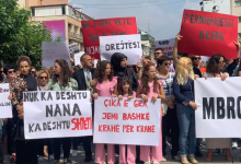 Photo of Revoltă în Kosovo după ce o fetiță de 11 ani ar fi fost violată de cinci indivizi: Trei dintre agresori sunt minori