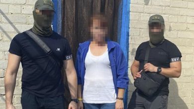 Photo of „A făcut asta deși au un fiu împreună”. O ucraineancă, arestată pentru că transmitea rușilor secrete militare de la soțul ei de pe front