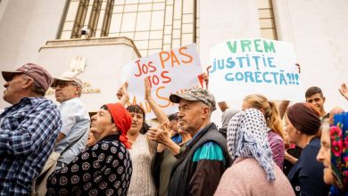 Photo of foto | „Jos Maia Sandu” și eliberarea Marinei Tauber. Partidul Șor a organizat un protest în fața Președinției