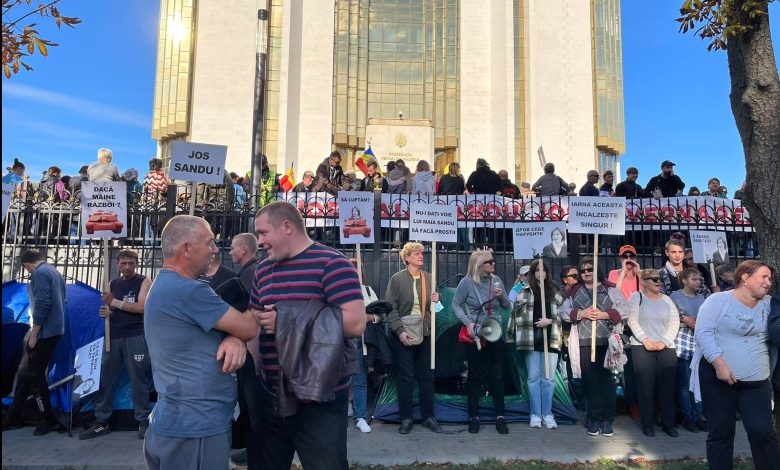 Photo of video | De la protest la penitenciar. A fost reținut un manifestant activ care se eschiva de la executarea pedepsei cu închisoarea