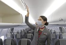 Photo of De ce stewardesele au întotdeauna o valiză mică cu ele? Lucrurile care se află în ea