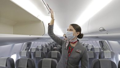 Photo of De ce stewardesele au întotdeauna o valiză mică cu ele? Lucrurile care se află în ea