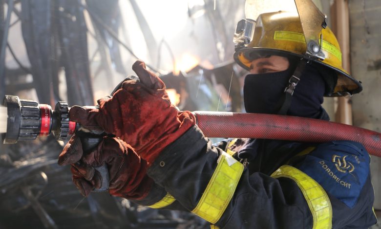 Photo of Incendiu în centrul capitalei. Flăcările au mistuit acoperișul unei locuințe
