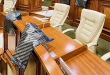 Photo of Deputații Partidului „ȘOR” lipsesc de la ședința Parlamentului. PAS: „Unde sunt „kulioacele”, acolo este și Șor”