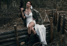 Photo of foto | Nuntă pe timp de război: Doi tineri din Ucraina s-au căsătorit într-o pădure, cu armele în mâini