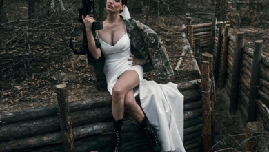 Photo of foto | Nuntă pe timp de război: Doi tineri din Ucraina s-au căsătorit într-o pădure, cu armele în mâini