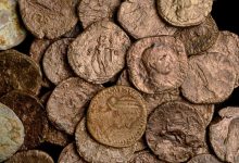 Photo of Arheologii israelini au descoperit 44 de monede de aur care datează din secolul 7. Unde au fost găsite