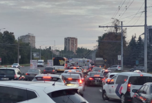 Photo of foto | Traficul din Chișinău, dat peste cap. Oamenii au stat în ambuteiaje infernale pentru a ajunge la muncă sau studii