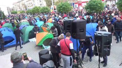 Photo of video | Manifestanții Partidului Șor au instalat corturi la Procuratura Generală. Tauber: Vom dormi aici