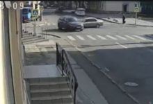 Photo of video | Chișinău: Momentul în care două mașini se ciocnesc din cauza unei clipe de neatenție