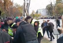 Photo of update, video | Patru persoane, reținute în urma altercațiilor între Poliție și manifestanții lui Șor din centrul capitalei