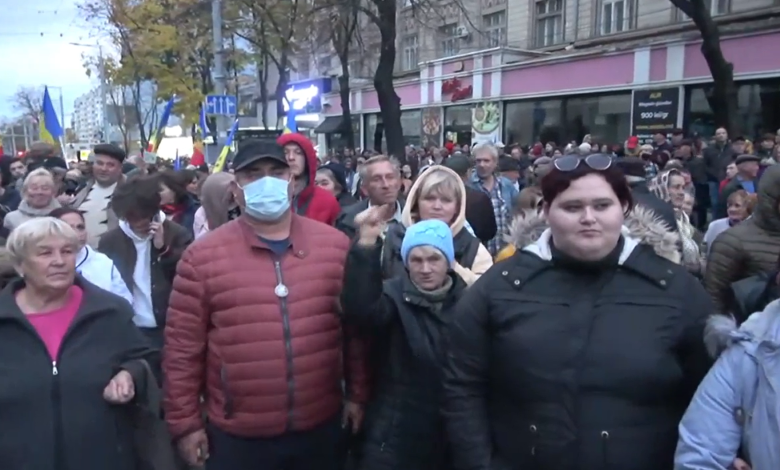 Photo of video, foto, update | Nou protest Șor în centrul capitalei: Altercații, rețineri și ouă aruncate spre Poliție