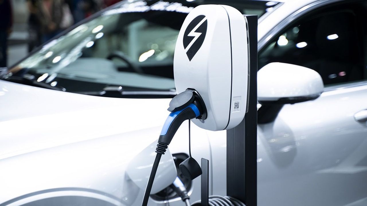 Photo of Plăci de înmatriculare speciale pentru mașinile electrice. Cum vor arăta acestea