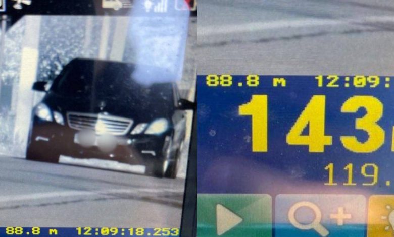 Photo of A depășit limita cu aproape 100 de km/h! Un vitezoman de 22 de ani la volanul unui Mercedes, oprit într-un sat din Comrat