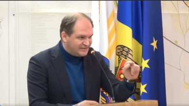 Photo of video | Scandal în CMC. Ceban, către consilierii PAS: „În cel mai bun caz veți fi scuipați în față. Să vă rugați să nu luați una peste moacă”