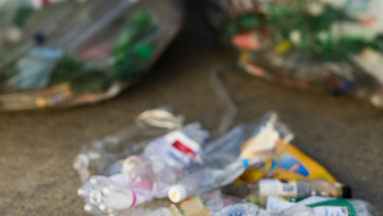 Photo of Bloomberg: Comisia Europeană va anunţa noi reguli privind ambalajele din plastic