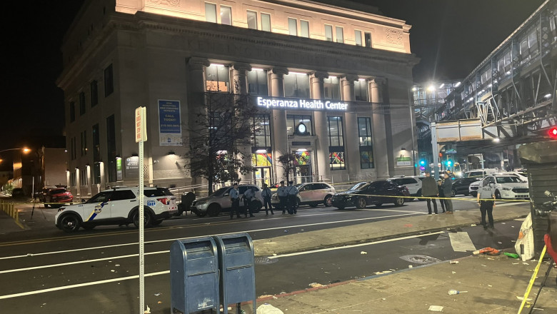 Photo of Nouă oameni au fost împușcați în fața unui bar, în Philadelphia. Mai mulți atacatori au tras 40 de gloanțe în mulțime