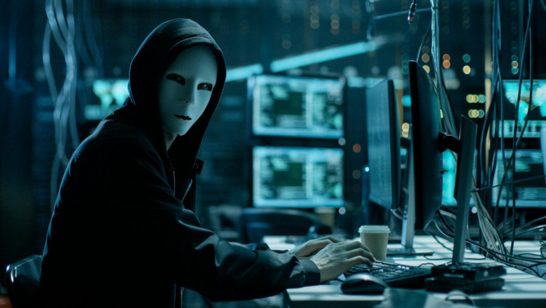 Photo of Un hacker ucrainean căutat de 10 ani pentru că a furat milioane de dolari, arestat când se plimba cu soția în Elveția