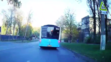 Photo of video | A pus în pericol siguranța pasagerilor! Manevra periculoasă efectuată de un șofer de autobuz