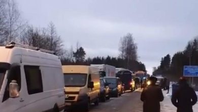Photo of video | Un grup de cetățeni moldoveni a stat 34 de ore la frontiera dintre Letonia și Rusia: „Ziua de lucru s-a terminat deja”