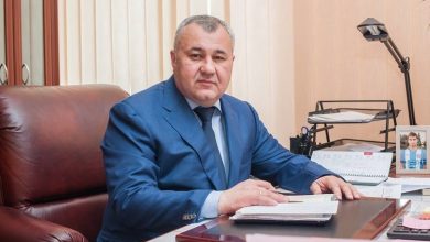 Photo of foto | Primarul de Bălți a primit în dar un Abecedar. Cine i-a oferit cadoul sugestiv