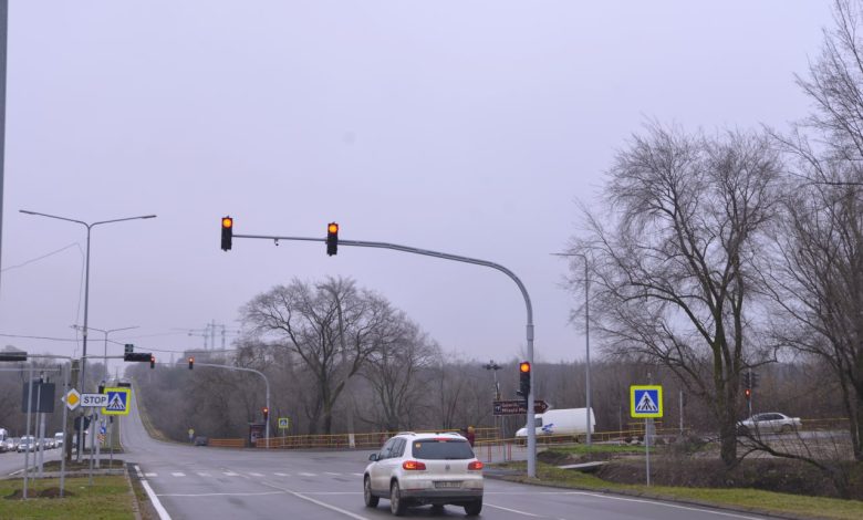 Photo of video | Semafoare inteligente sau timp pierdut? Experienţa trăită de un şofer în intersecția Dacia–Băcioii Noi