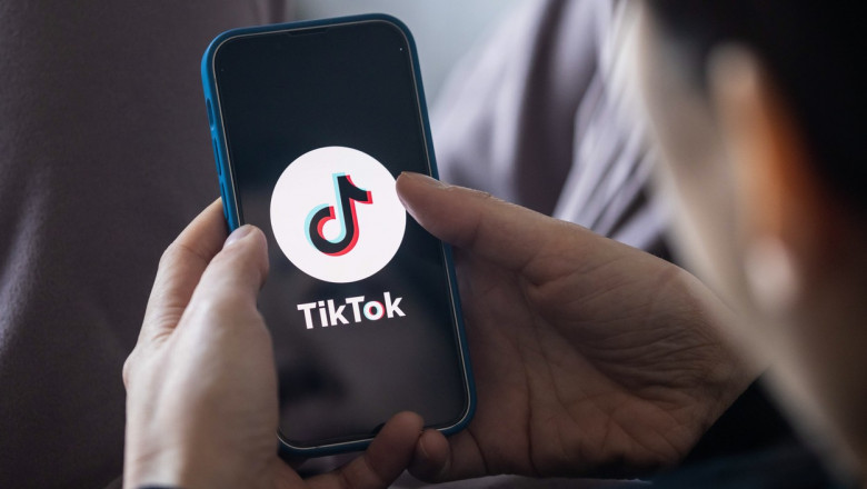 Photo of Bugetarilor americani li se va interzice descărcarea TikTok-ului pe telefonul de serviciu