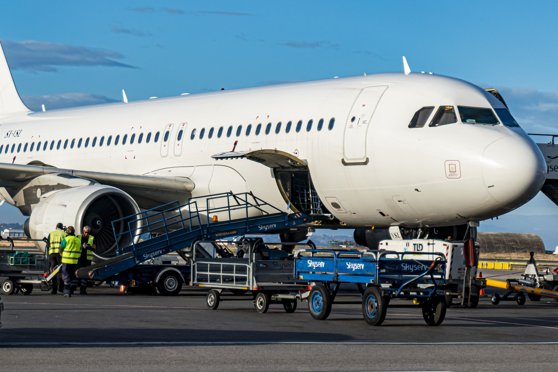 Photo of Descoperire şocantă pe un aeroport din Marea Britanie: Cadavrul unui bărbat, găsit în trenul de aterizare al unui avion