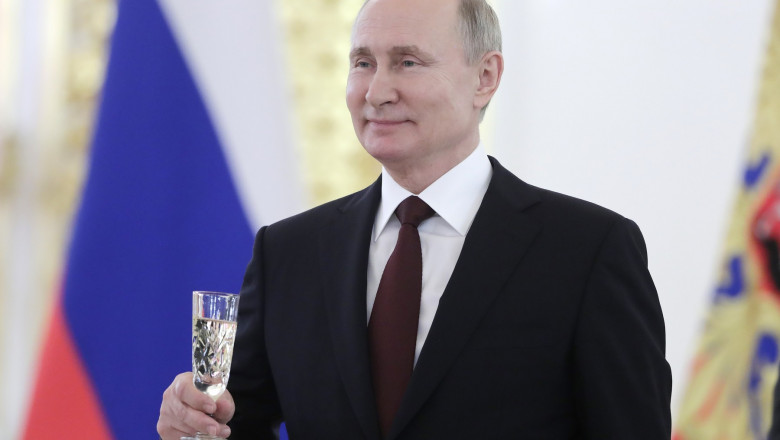 Photo of Pe cine a felicitat „călduros” Putin de Anul Nou. Printre lideri se află Viktor Orban, dar și foști șefi de stat occidentali
