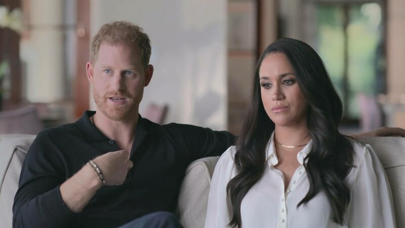Photo of Prințul Harry, numit „trădător” de către presa britanică, după declarațiile sale în documentarul „Harry & Meghan”