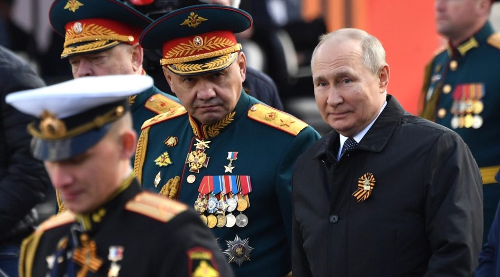 Photo of Putin a numit luptele din Ucraina „război”, o schimbare faţă de mesajul său obişnuit