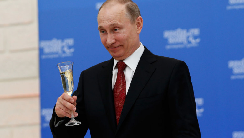Photo of Putin le restrânge rușilor noi drepturi și libertăți: A intrat în vigoare noua lege a „agenților străini”