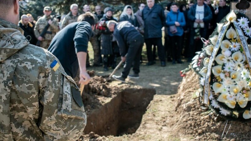 Photo of Ucraina anunță că au murit de zece ori mai puțini soldați în război decât anunțase șefa Comisiei UE
