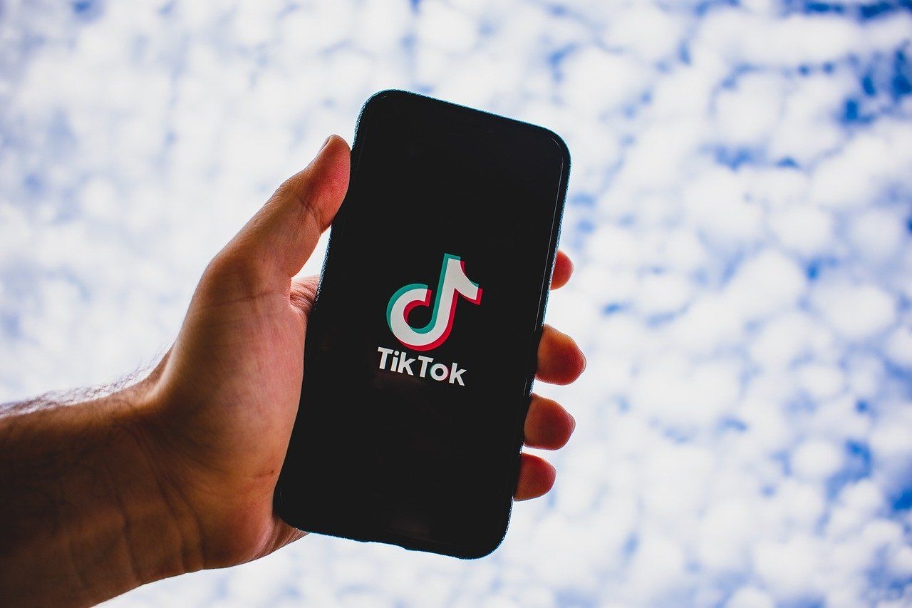 Photo of YouTube, îngropat de TikTok: Funcția pe care o pregătește platforma de socializare