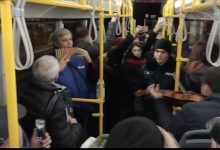 Photo of video | Surpriză pentru călătorii unui troleibuz de pe ruta 24: Constantin Moscovici, în rol de taxator